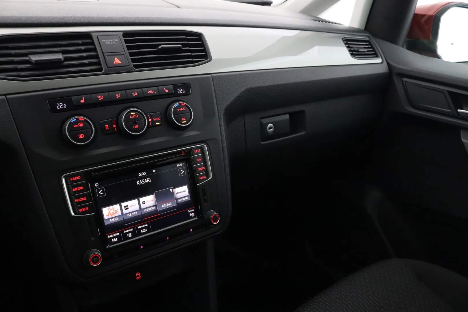 VOLKSWAGEN Caddy Maxi KSA-821 carousel image