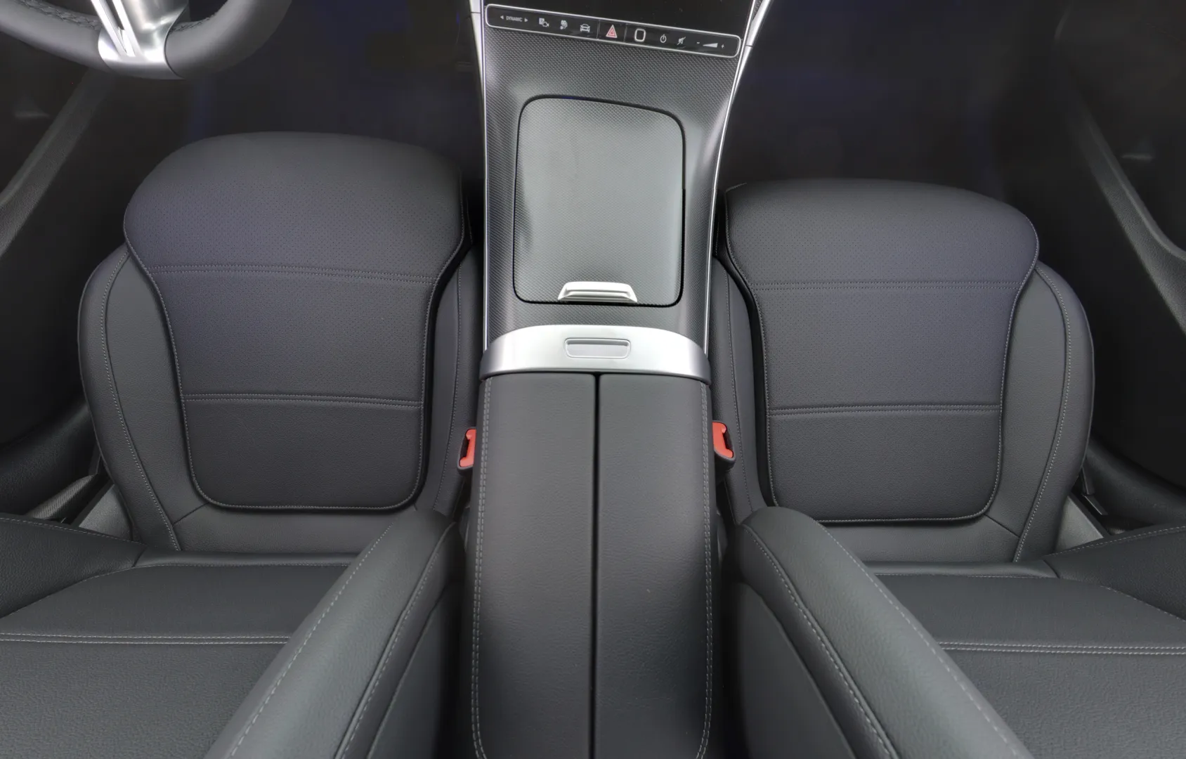 Mercedes-Benz C JNR-678 carousel image