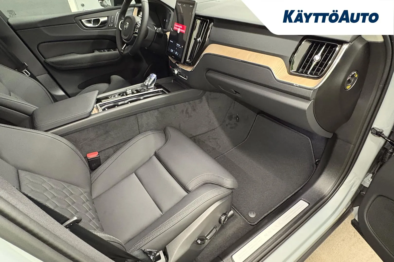 Volvo XC60 GRO-310 carousel image