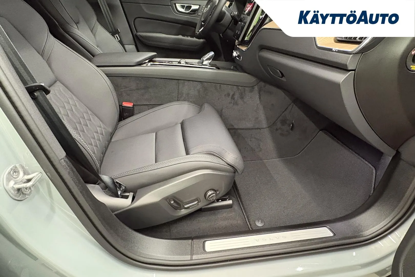 Volvo XC60 GRO-310 carousel image