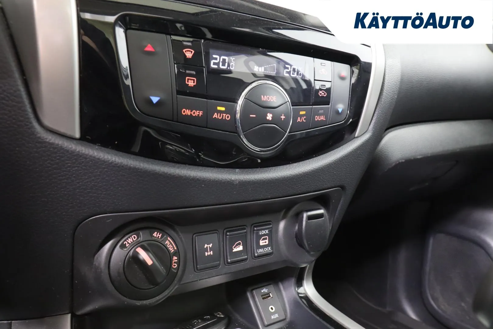 Nissan Navara GMM-473 carousel image