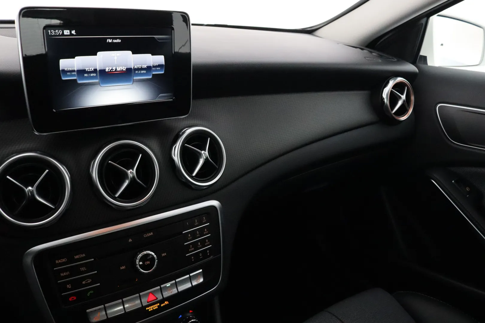 MERCEDES-BENZ GLA YLA-232 carousel image