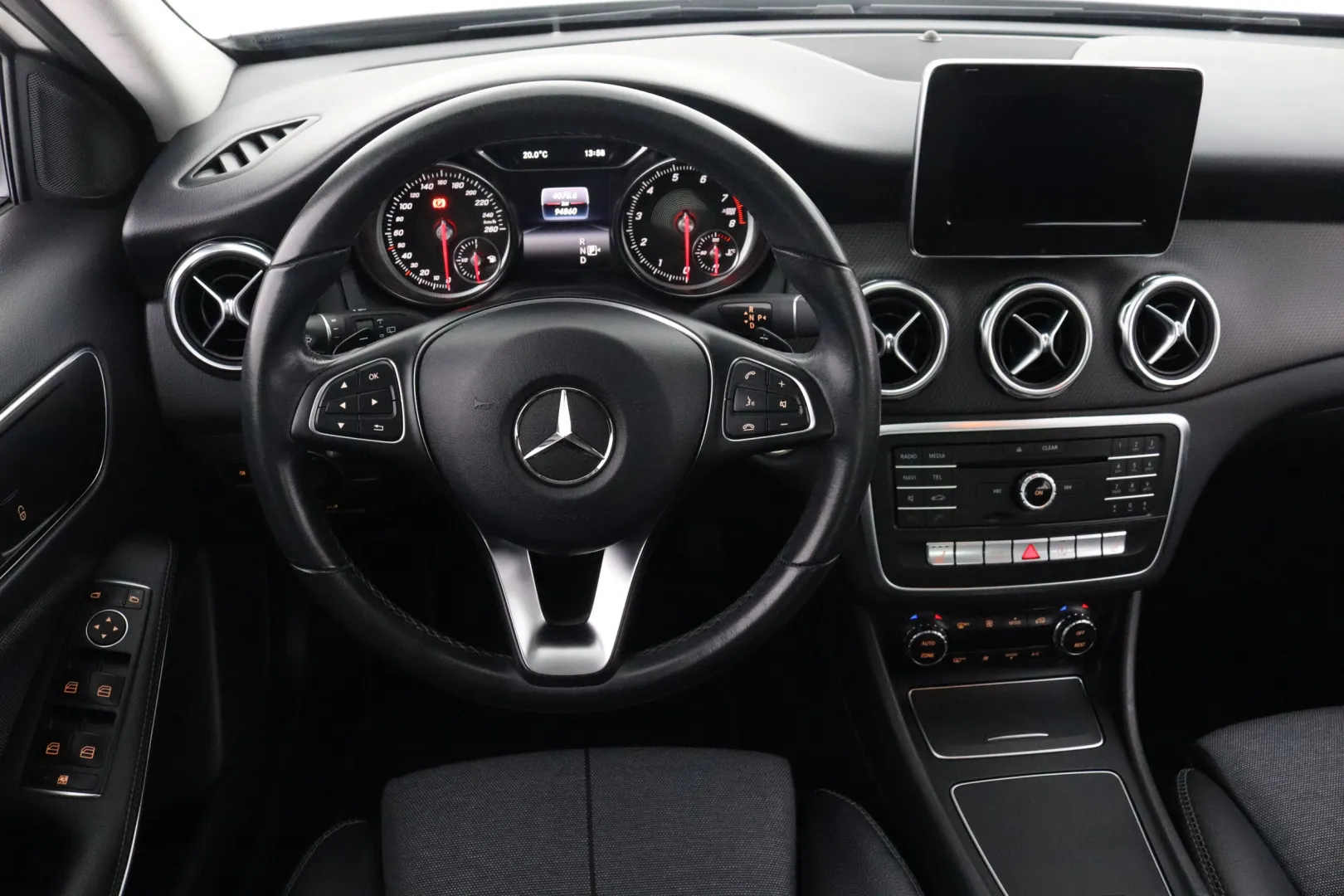 MERCEDES-BENZ GLA YLA-232 carousel image