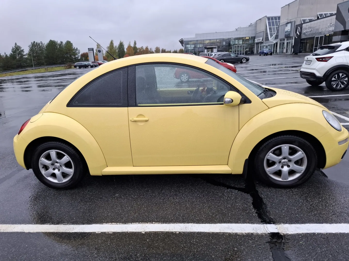 VOLKSWAGEN New Beetle LOZ-626 carousel image