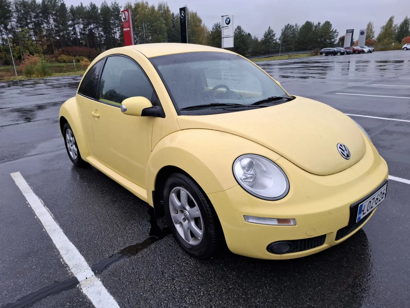 VOLKSWAGEN New Beetle LOZ-626 carousel image