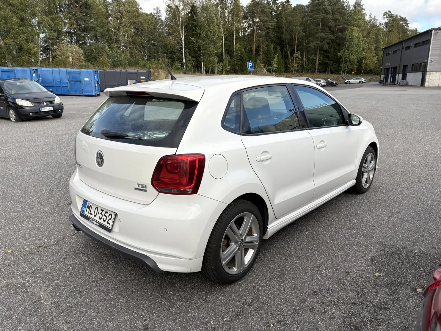 VOLKSWAGEN Polo MLO-352 carousel image
