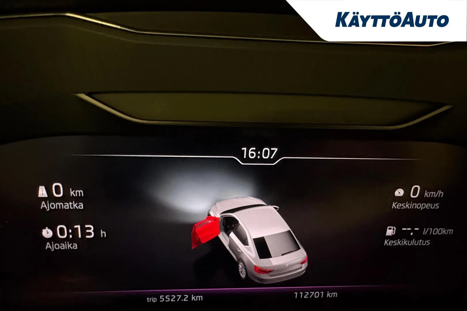 SKODA Superb FNM-893 carousel image