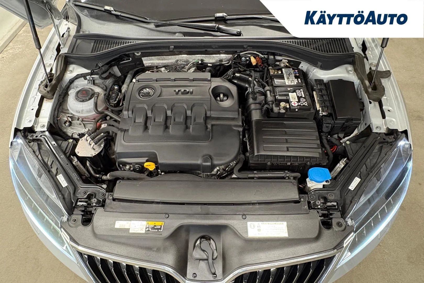 SKODA Superb FNM-893 carousel image