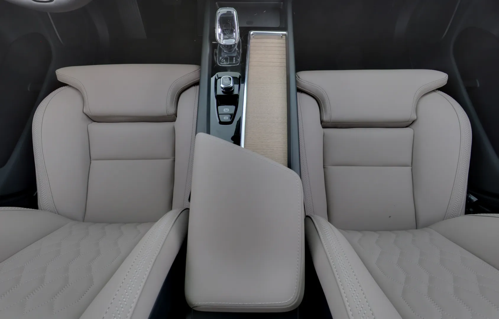 Volvo XC60 GRP-356 carousel image