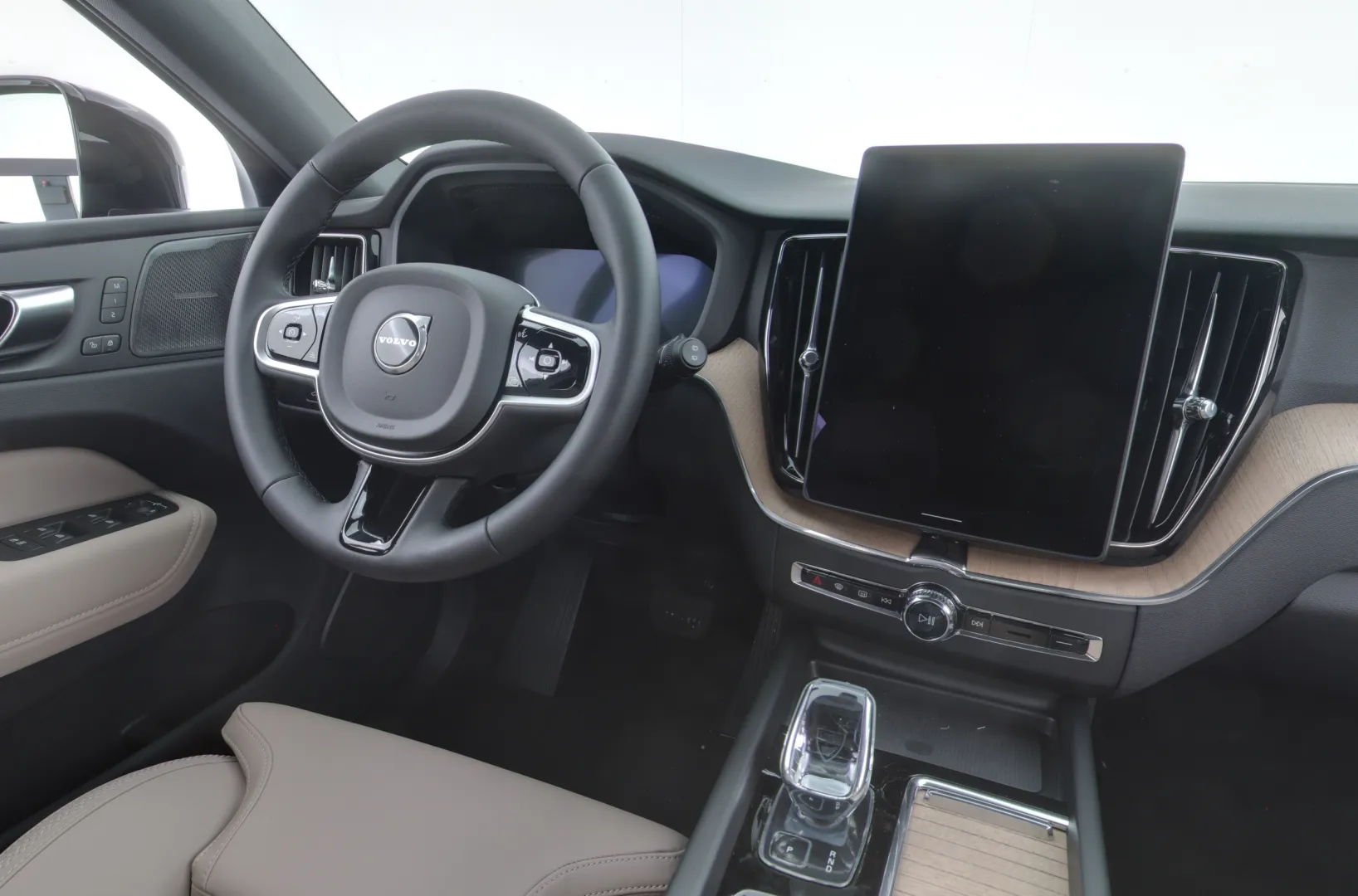 Volvo XC60 GRP-356 carousel image