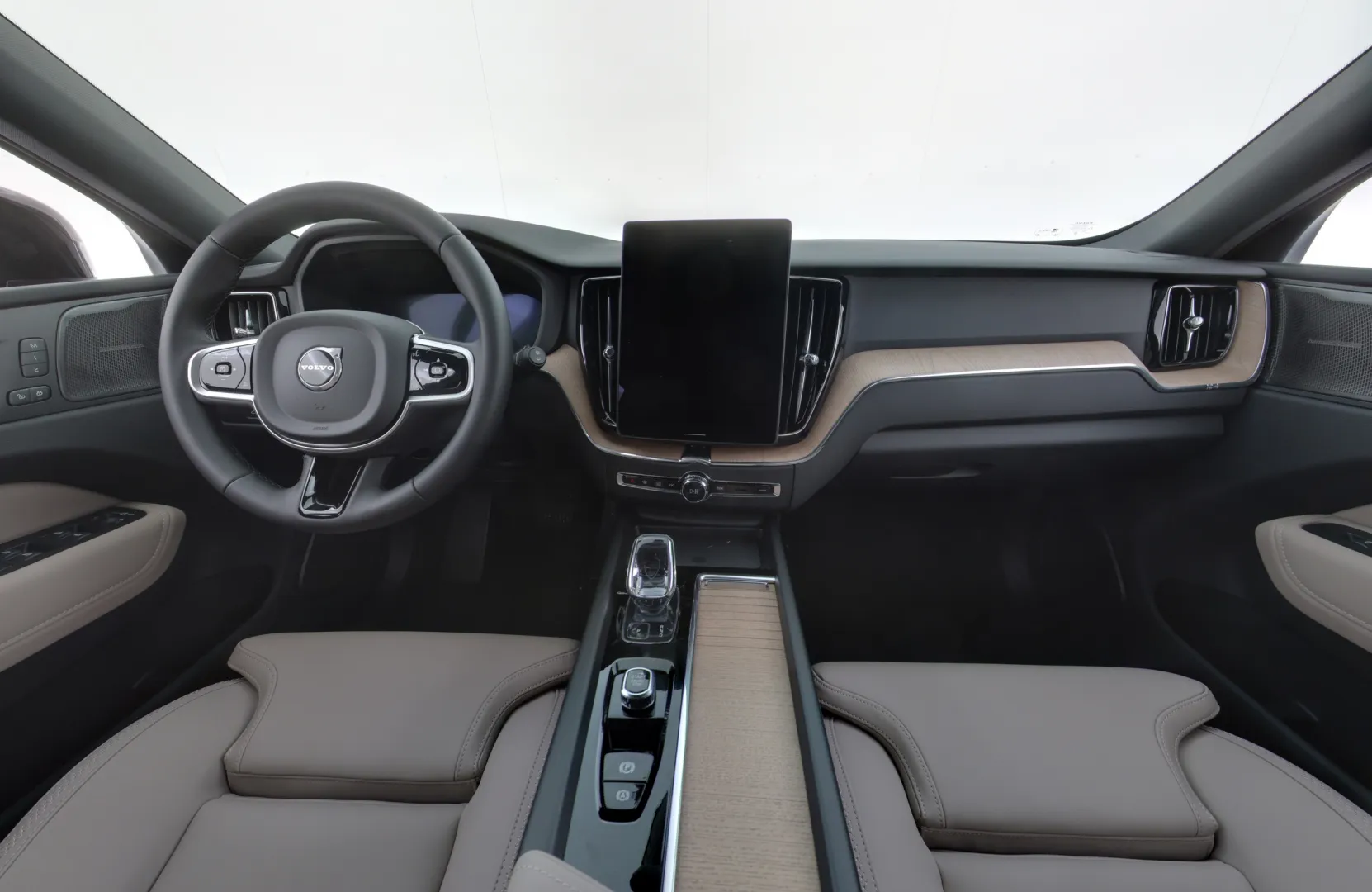 Volvo XC60 GRP-356 carousel image