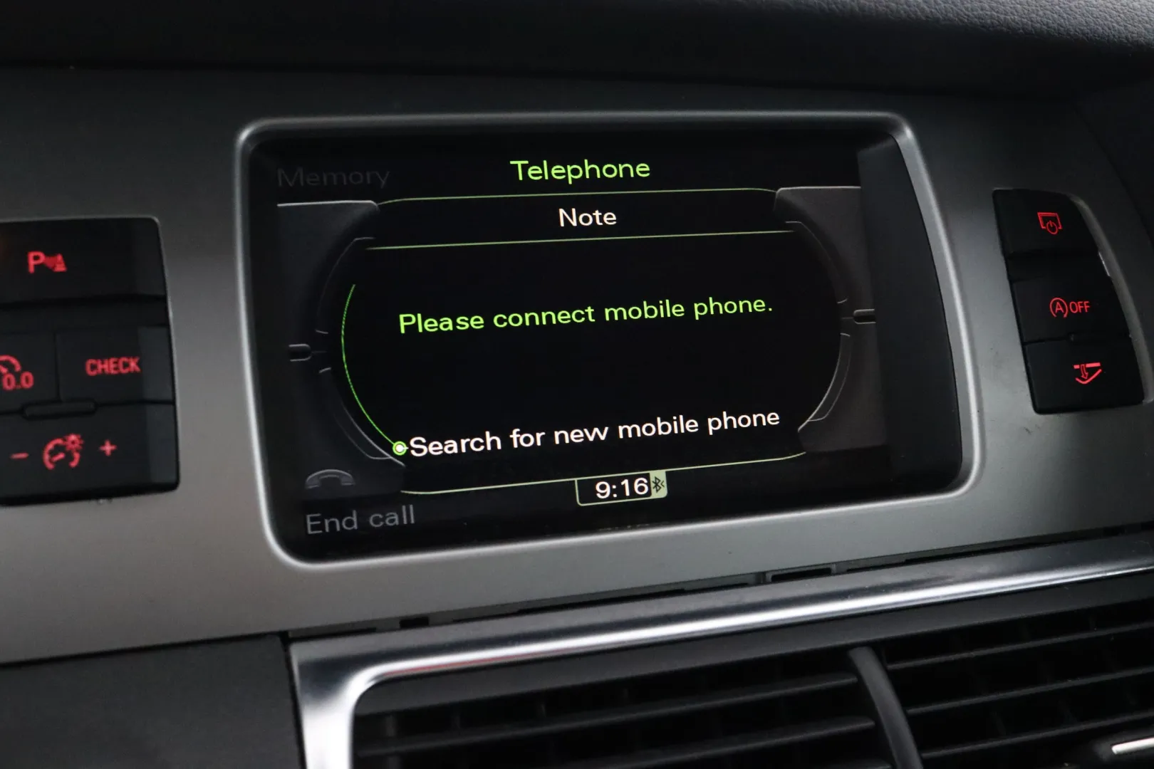 AUDI Q7 UYY-988 carousel image
