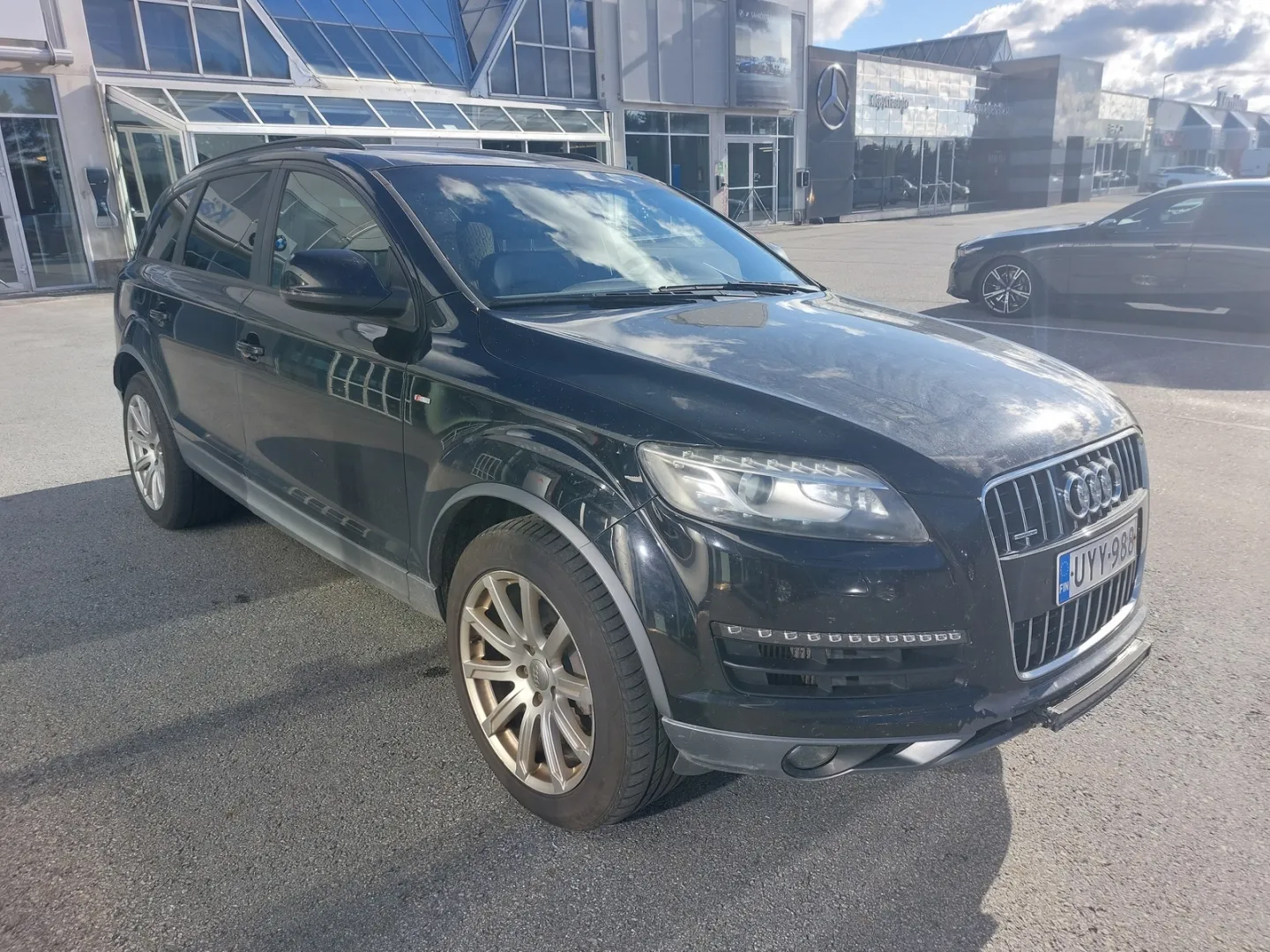 AUDI Q7 UYY-988 carousel image