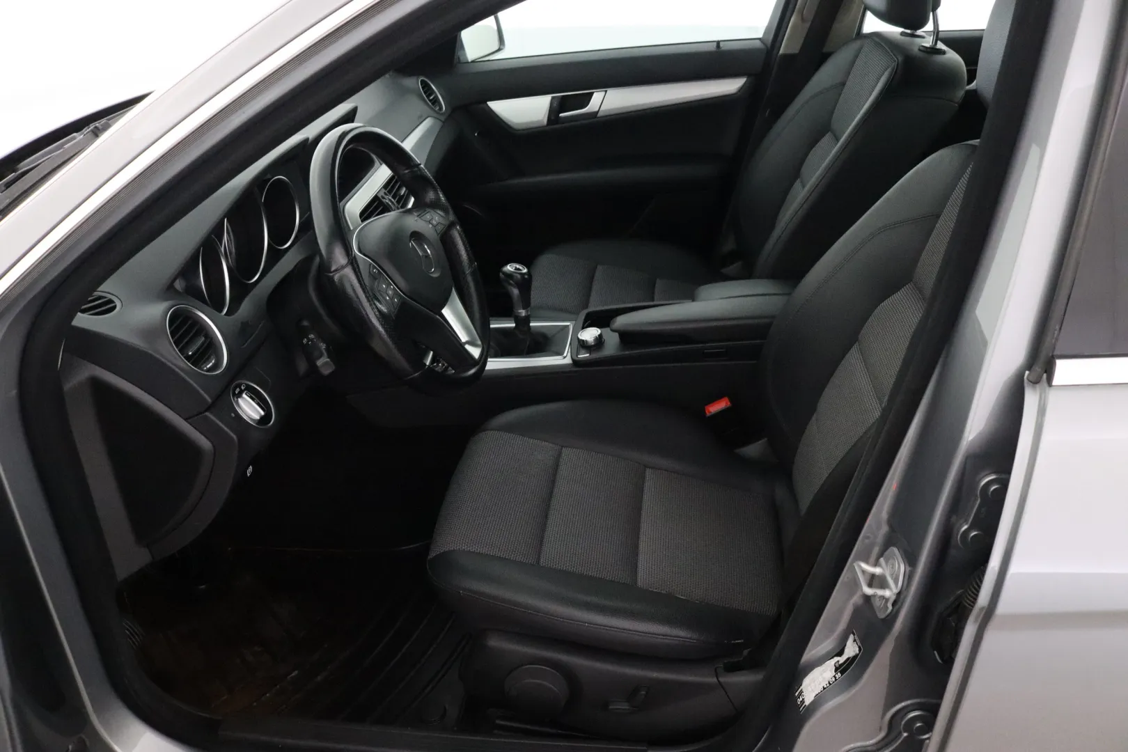 MERCEDES-BENZ C XBZ-397 carousel image