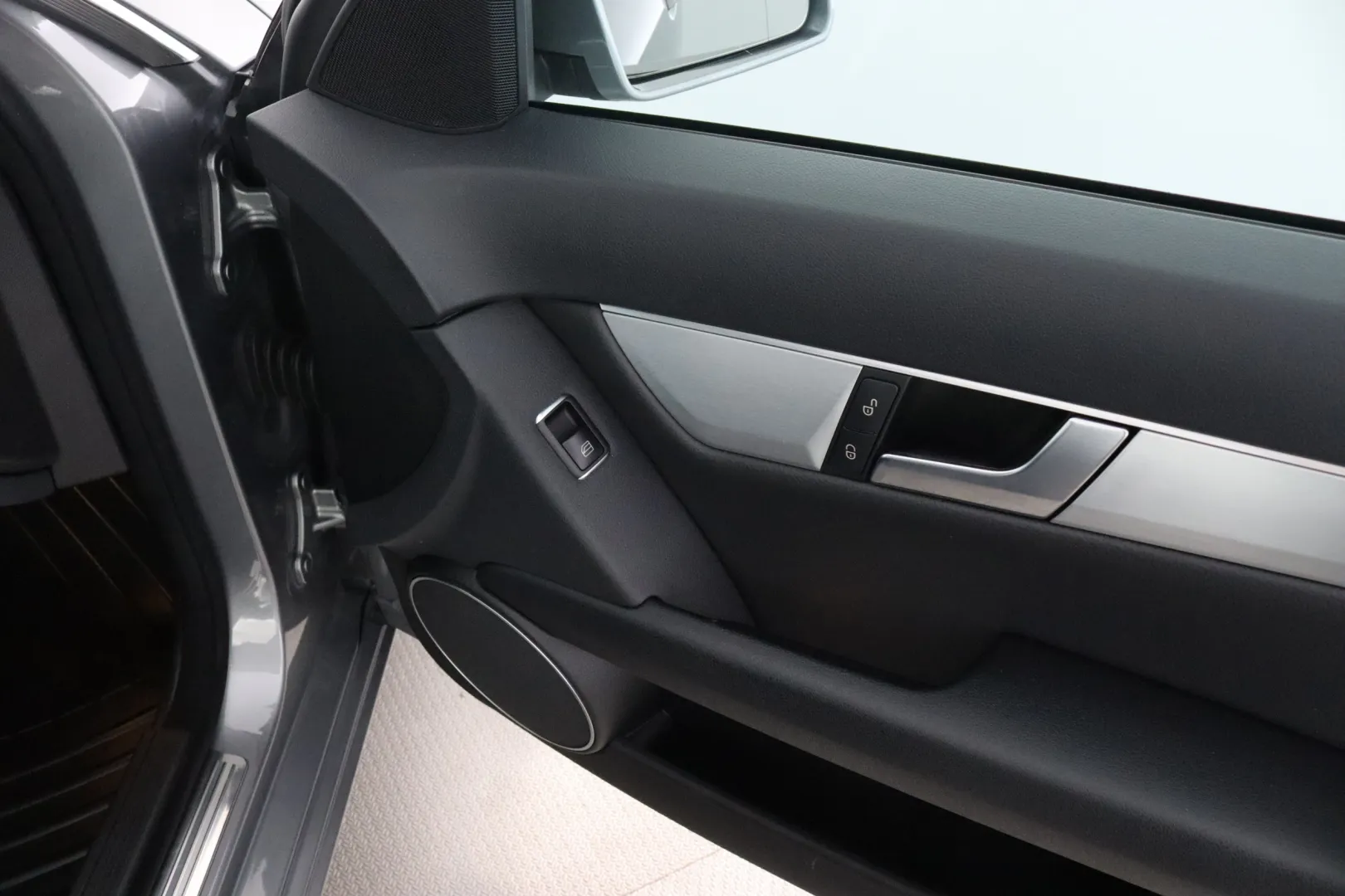 MERCEDES-BENZ C XBZ-397 carousel image