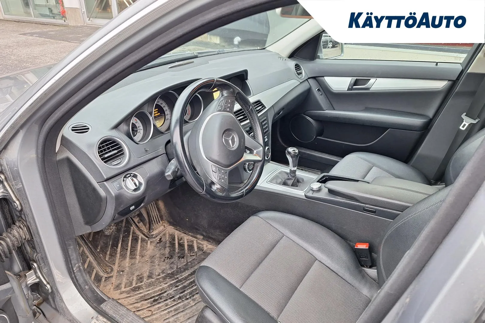 MERCEDES-BENZ C XBZ-397 carousel image