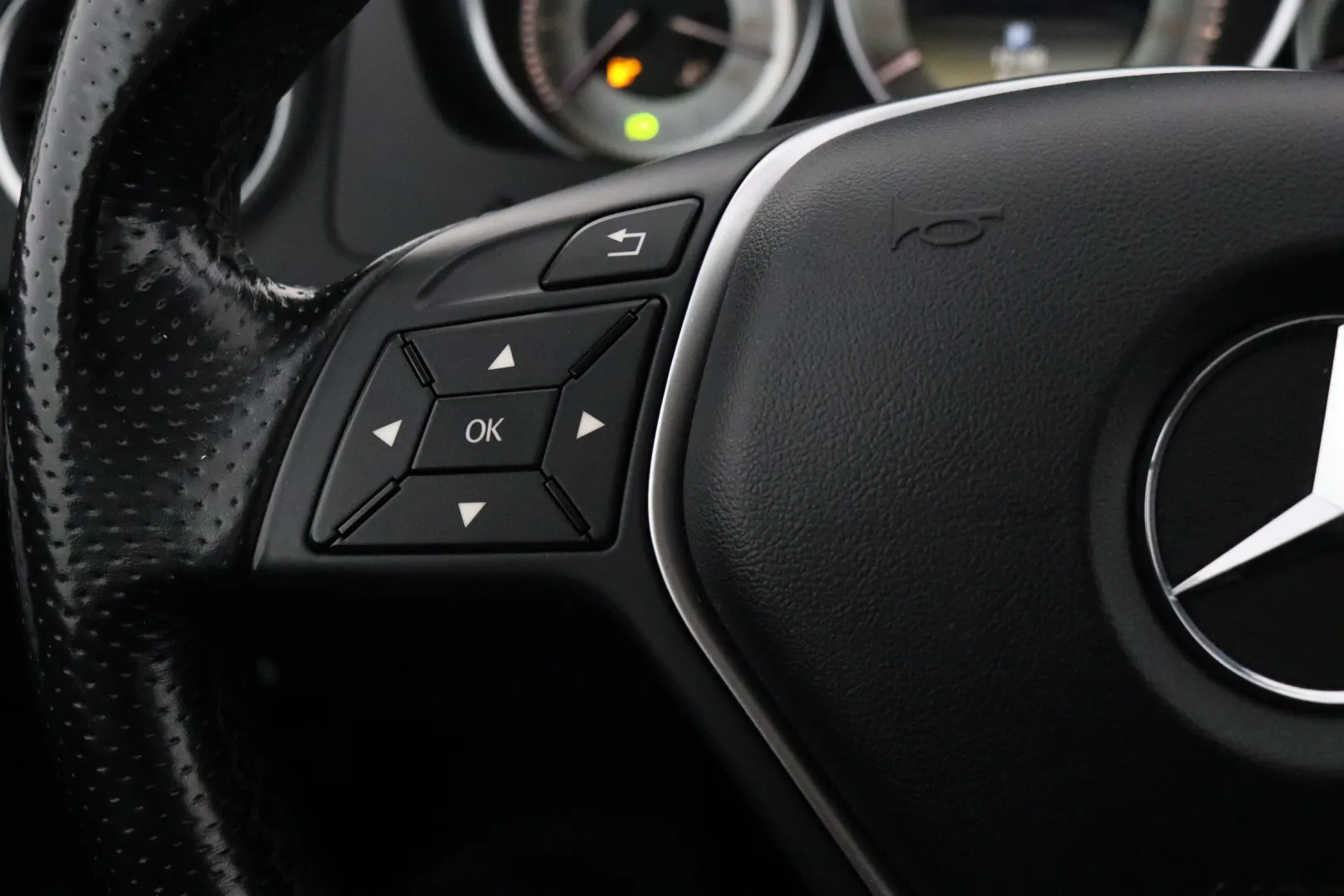 MERCEDES-BENZ C XBZ-397 carousel image