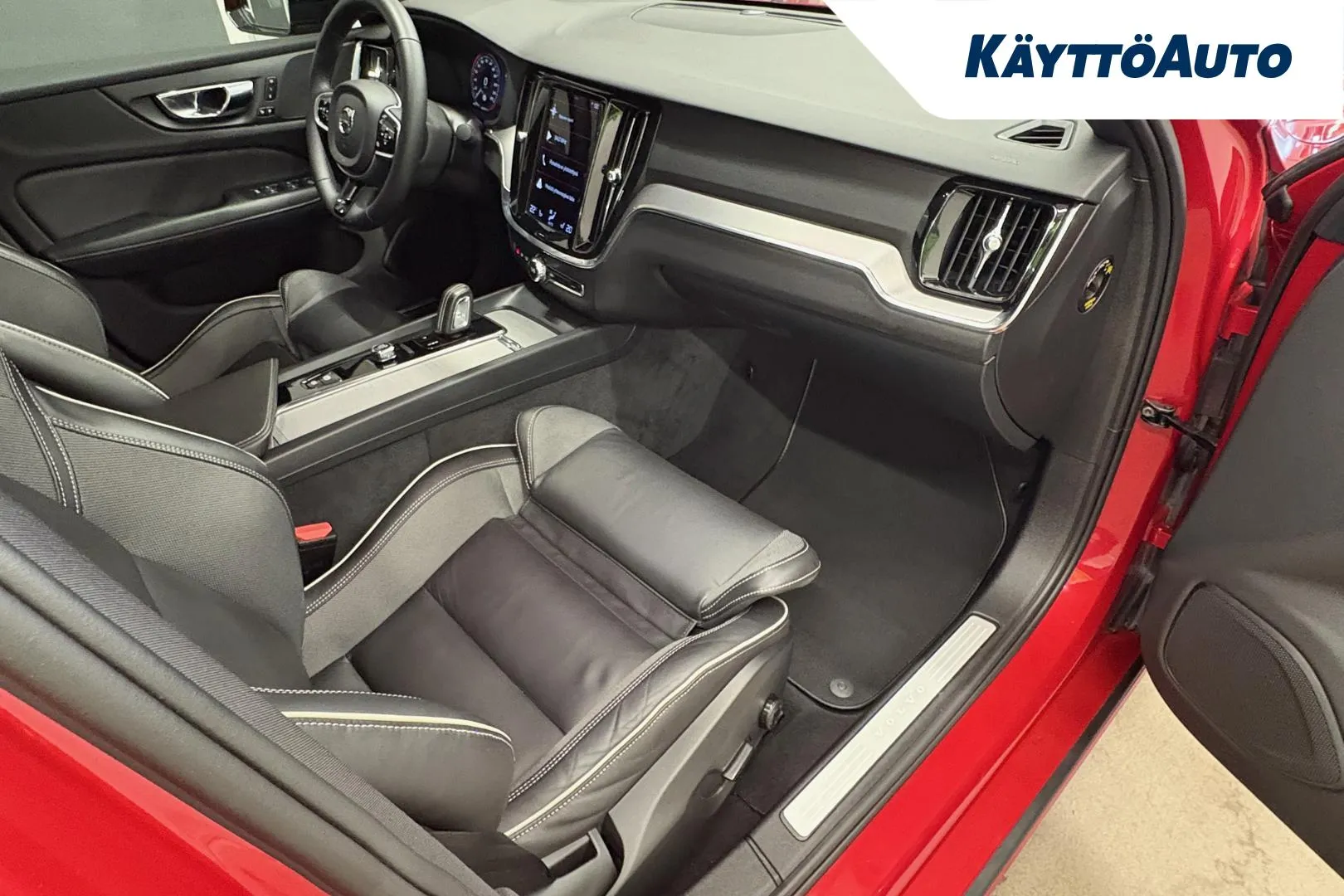 VOLVO S60 MZK-247 carousel image