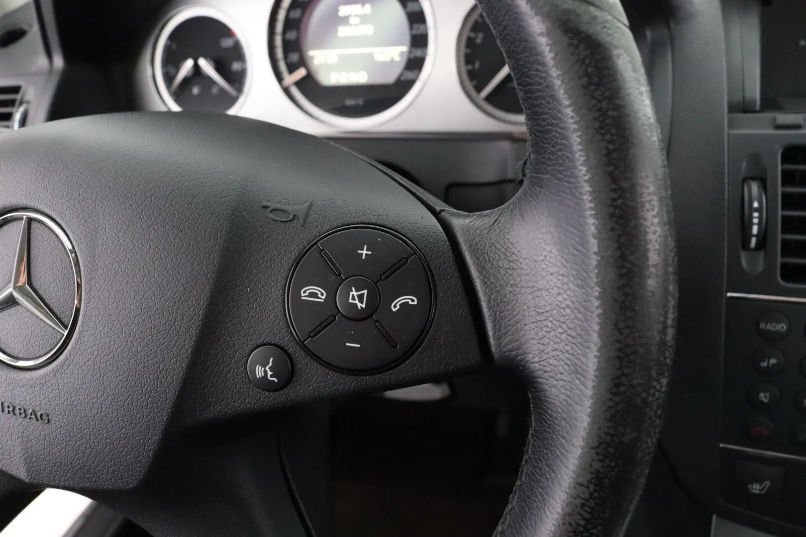 MERCEDES-BENZ C HHI-756 carousel image