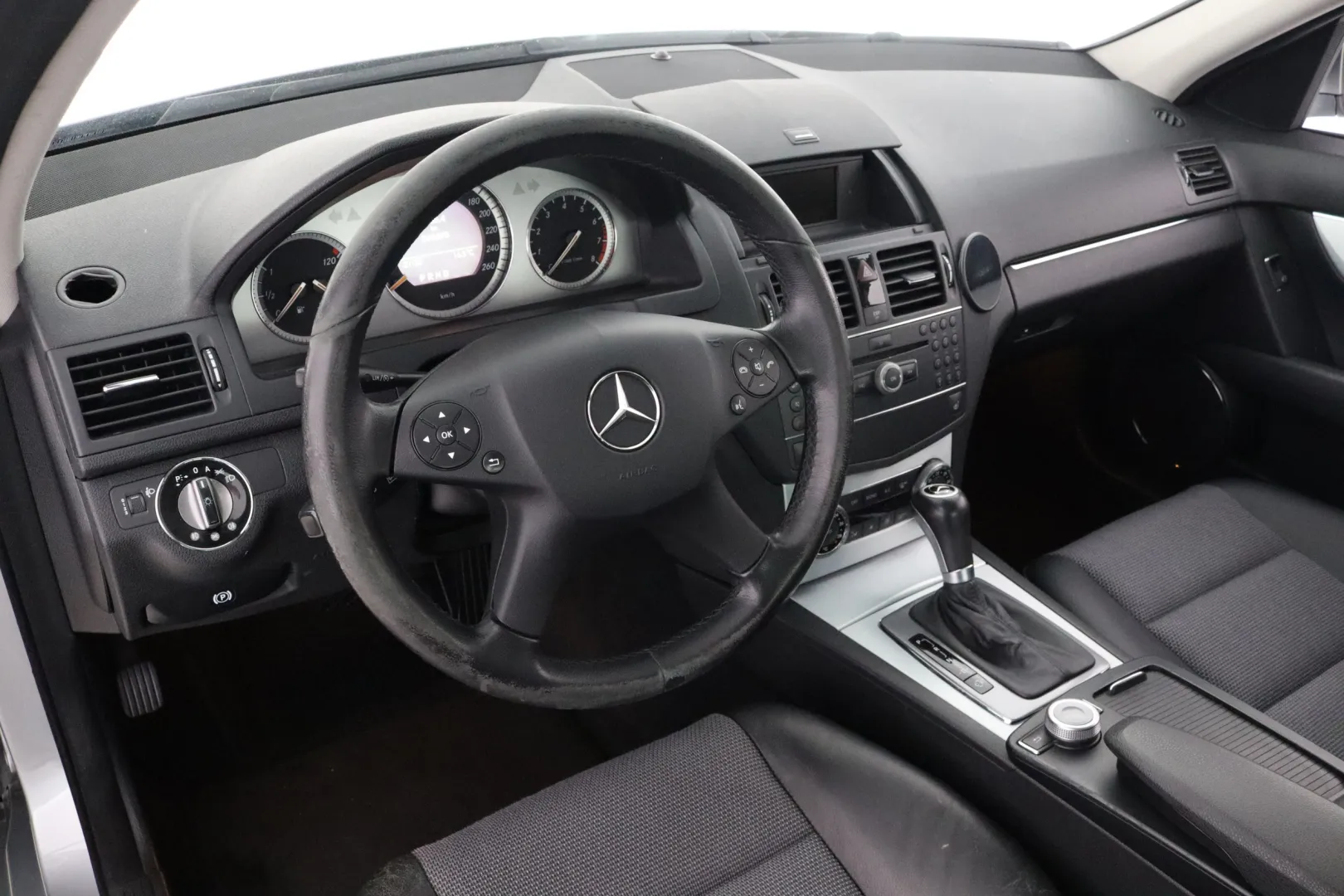 MERCEDES-BENZ C HHI-756 carousel image