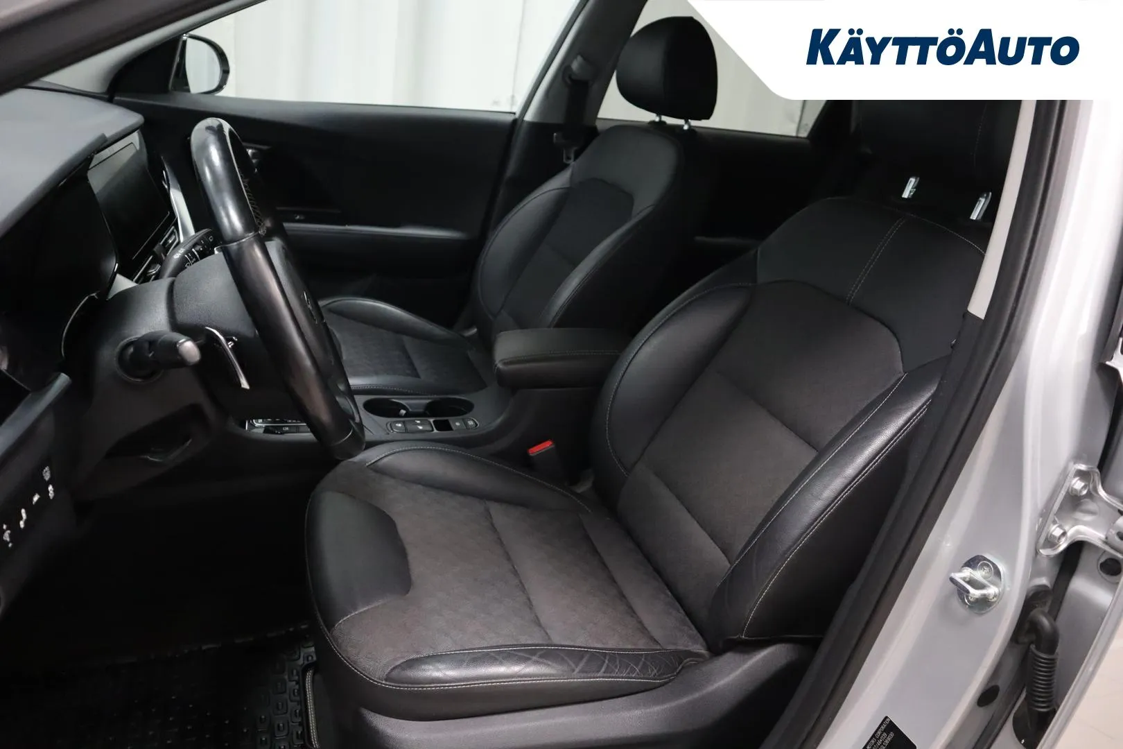 KIA Niro COS-261 carousel image
