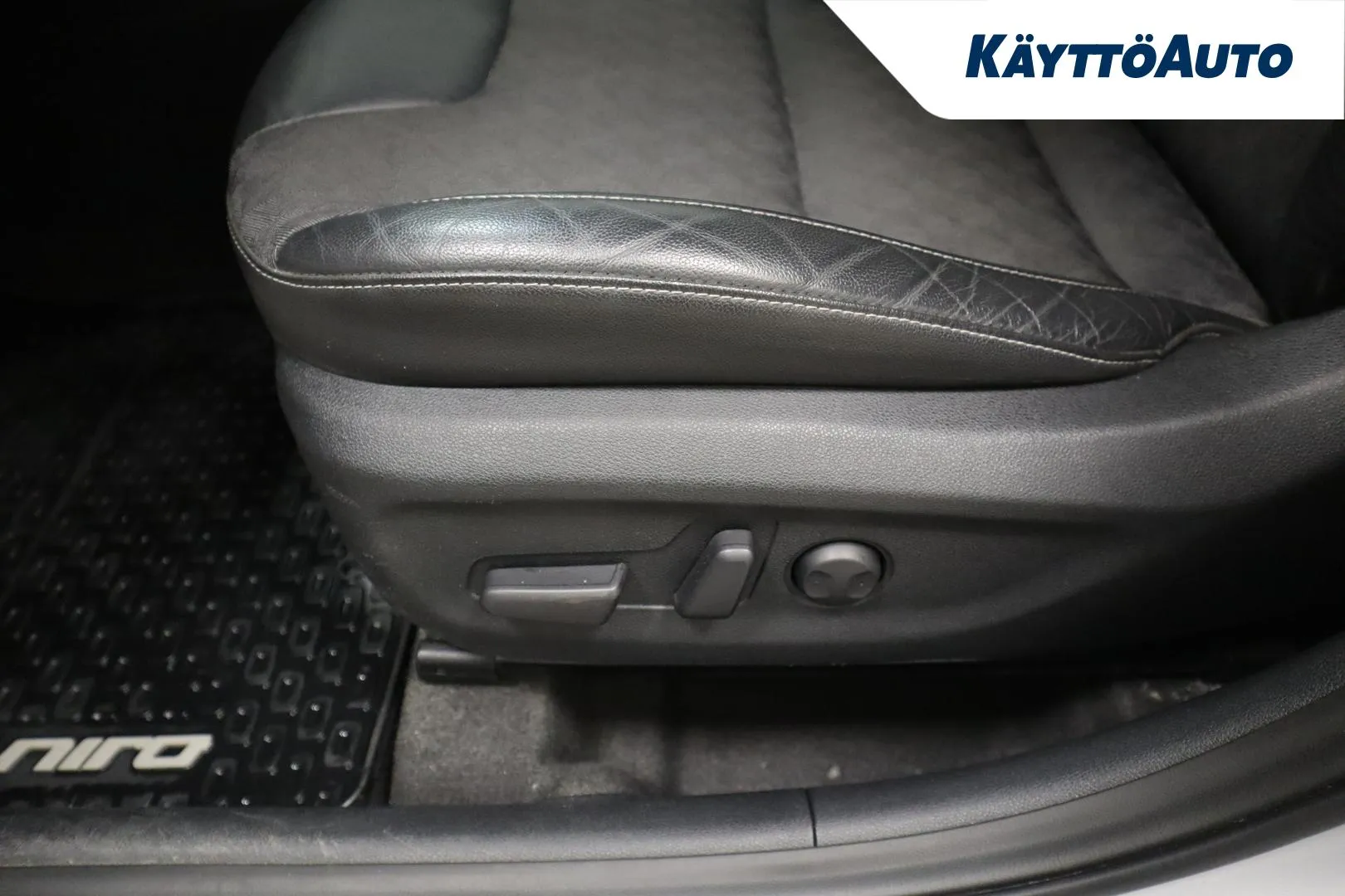 KIA Niro COS-261 carousel image