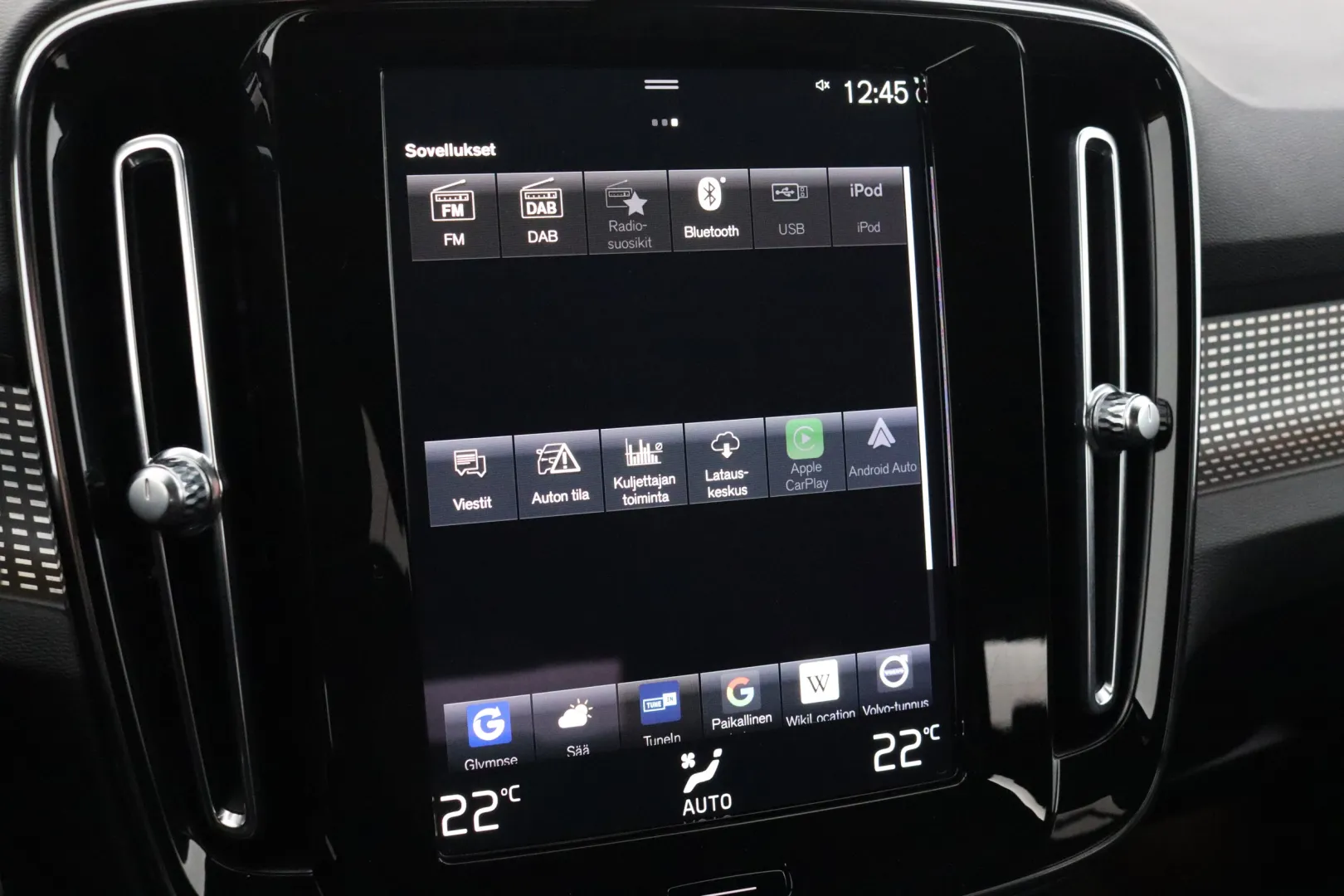 VOLVO XC40 SZF-848 carousel image