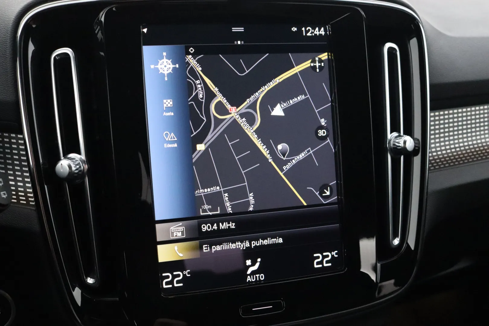 VOLVO XC40 SZF-848 carousel image