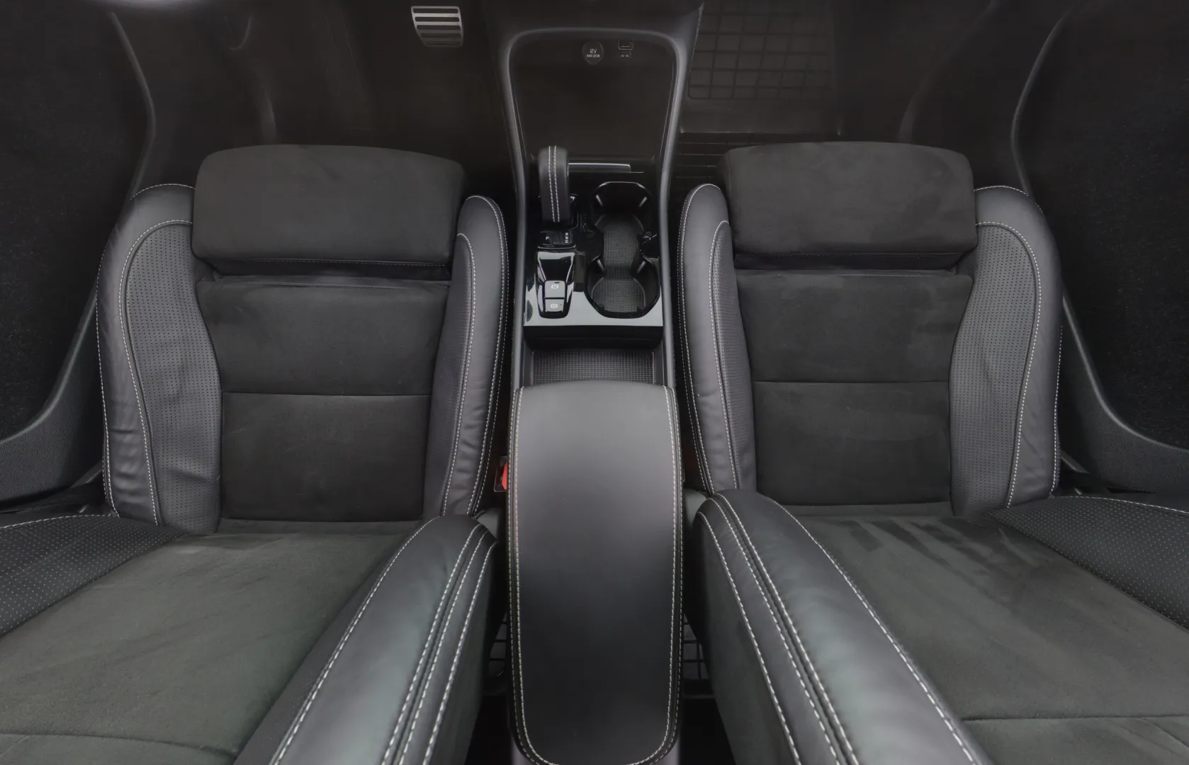 VOLVO XC40 SZF-848 carousel image