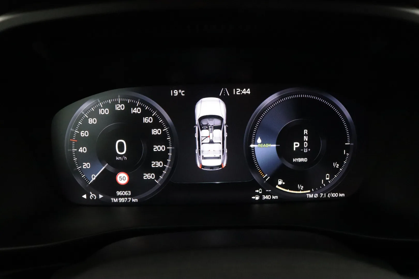 VOLVO XC40 SZF-848 carousel image