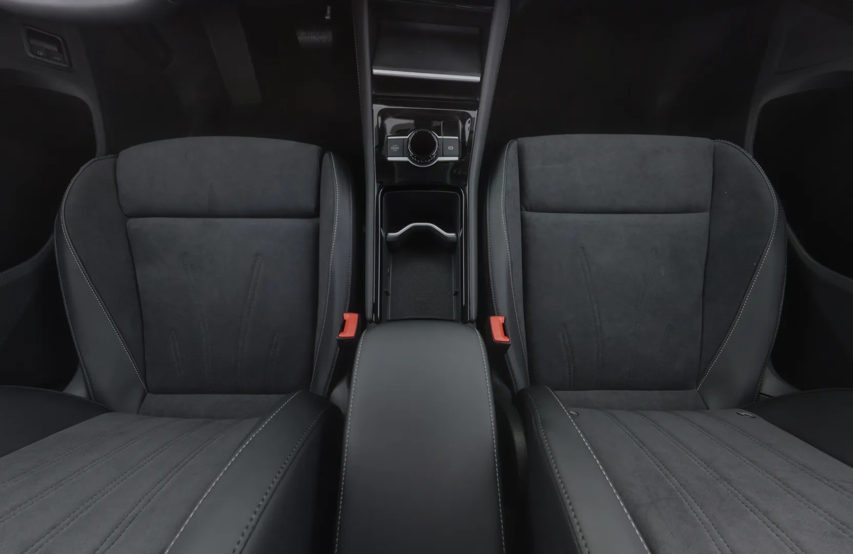 Volkswagen Tiguan GRP-198 carousel image
