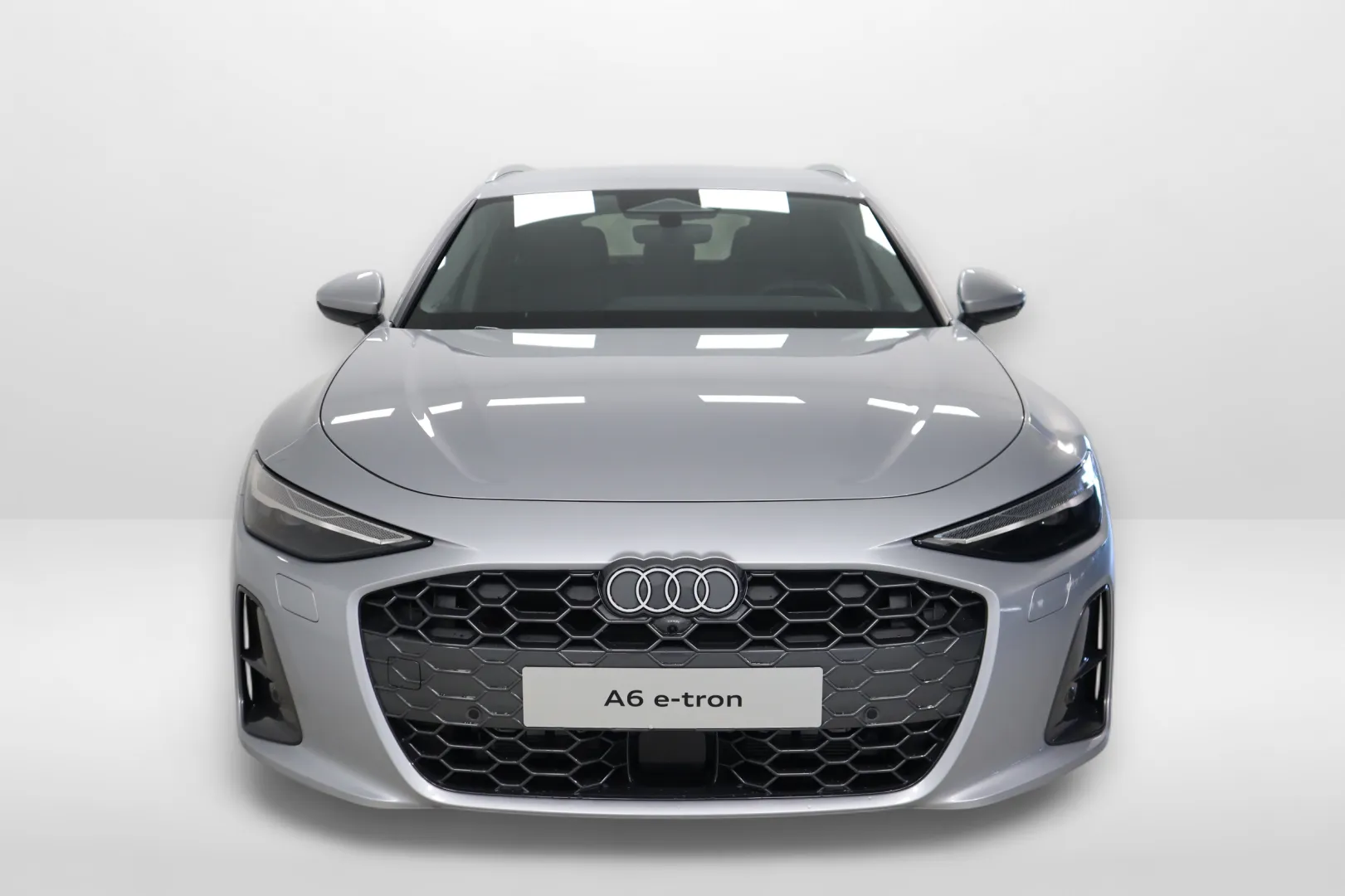 Audi A6 EVR-702 carousel image