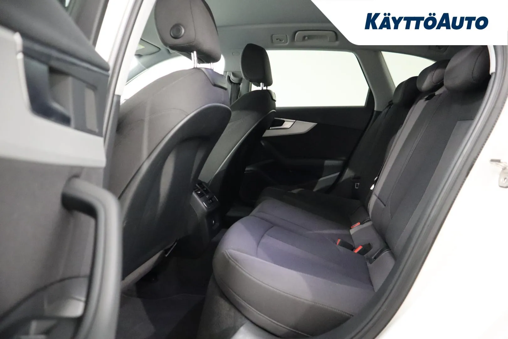 Audi A4 MUZ-237 carousel image