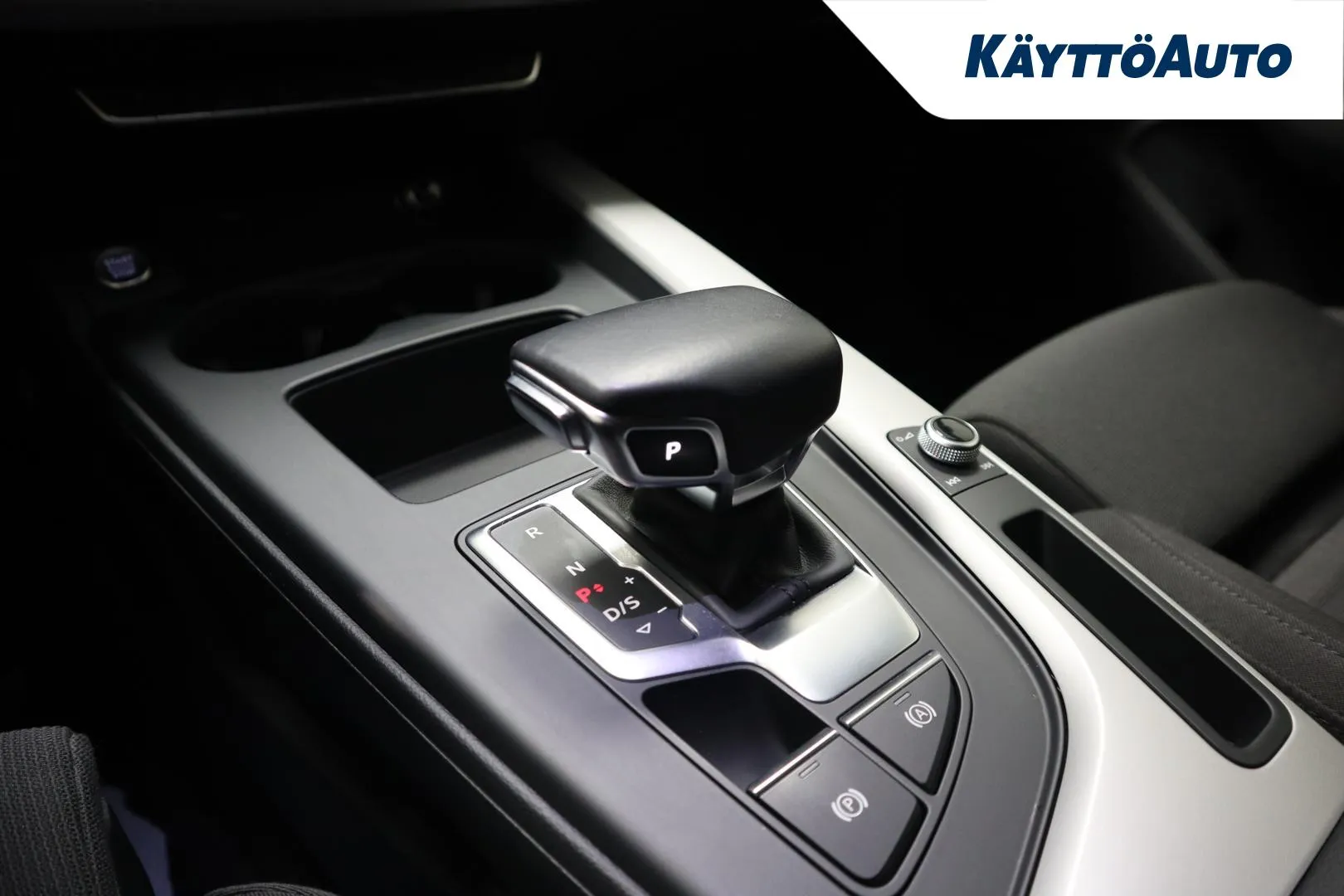 Audi A4 MUZ-237 carousel image