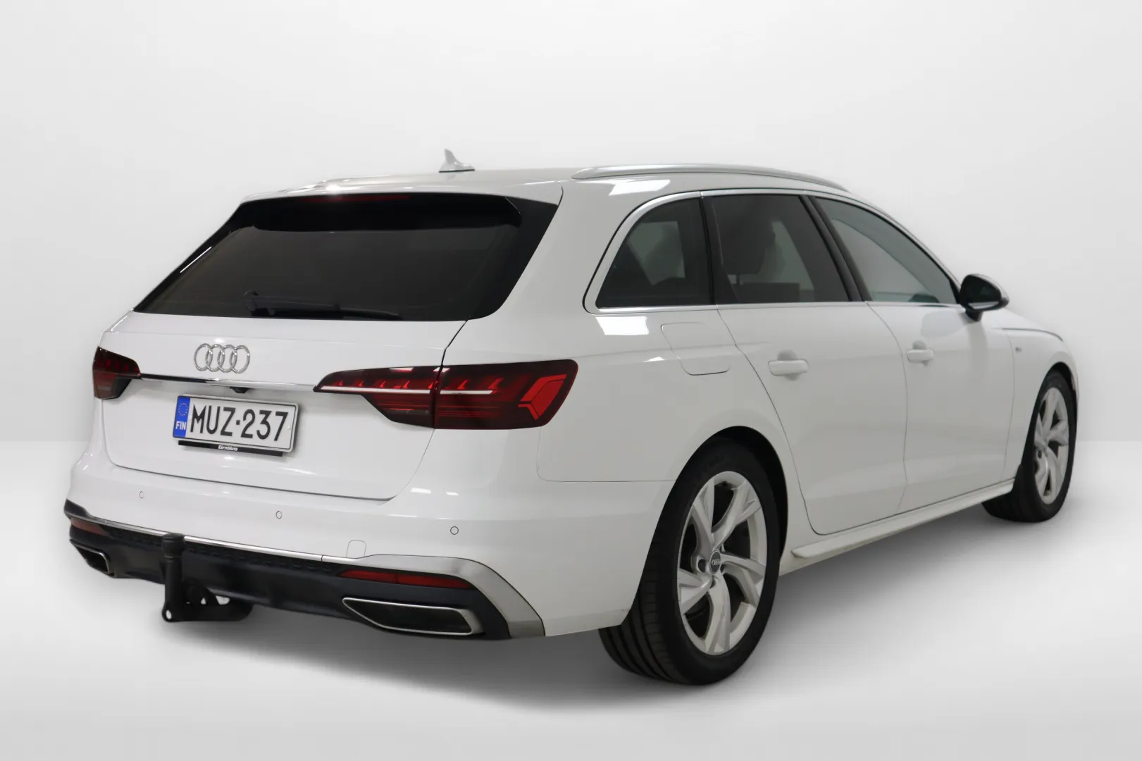 Audi A4 MUZ-237 carousel image