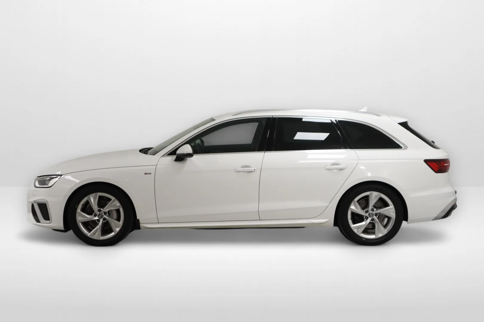 Audi A4 MUZ-237 carousel image