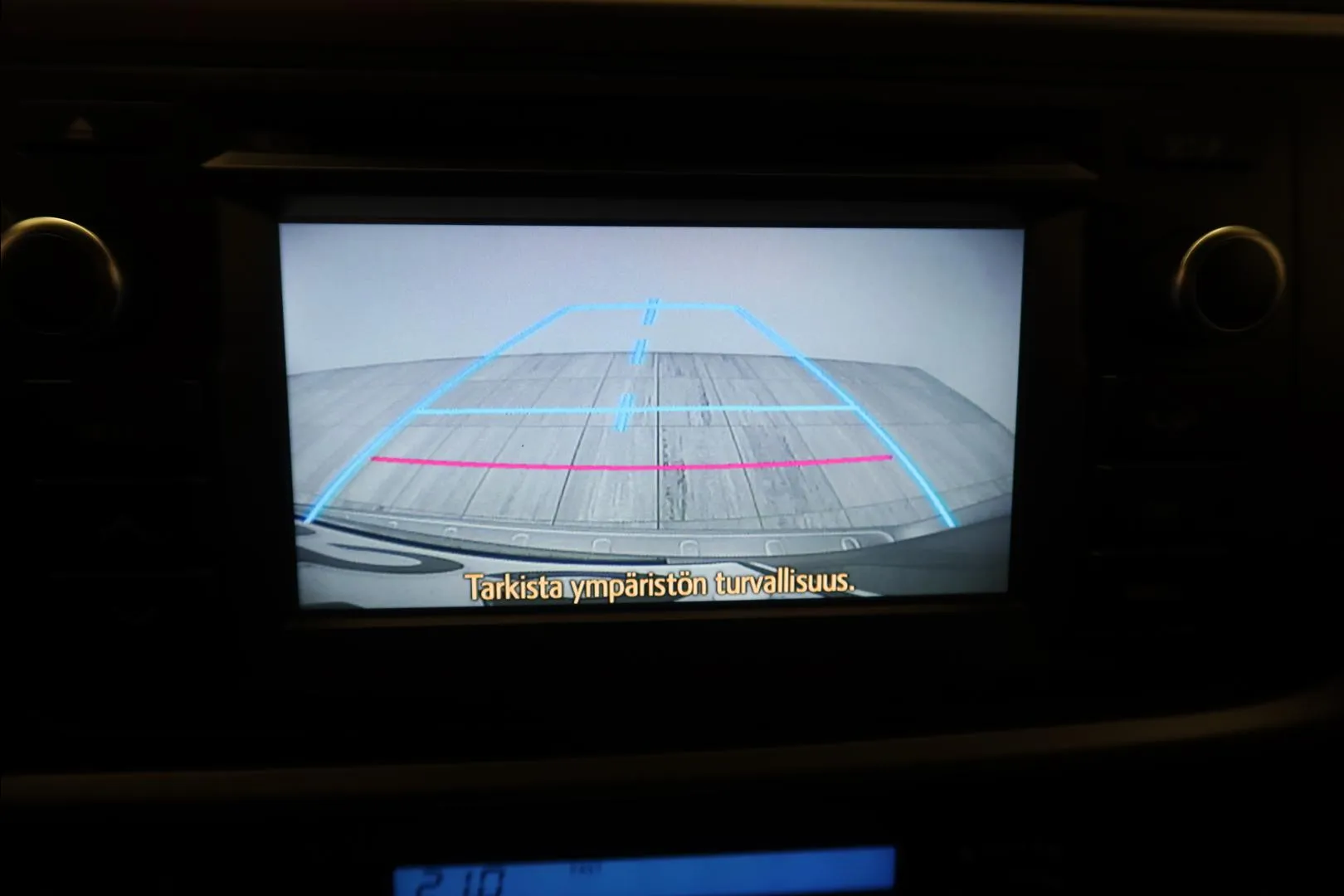 TOYOTA Auris TZL-933 carousel image