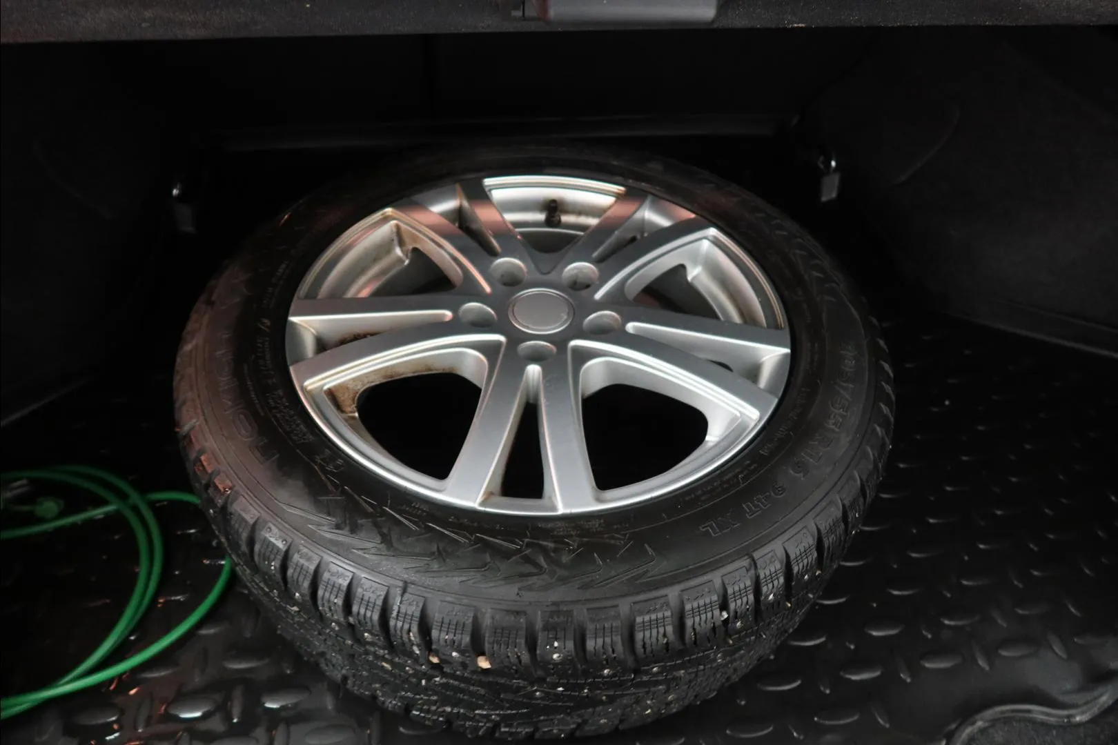 TOYOTA Auris TZL-933 carousel image