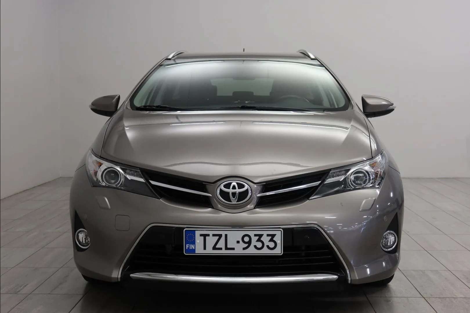 TOYOTA Auris TZL-933 carousel image