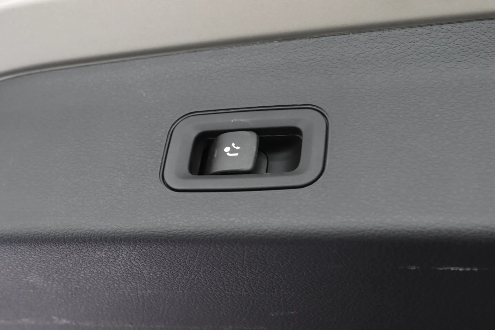 MERCEDES-BENZ GLS MFC Edition SOT-999 carousel image