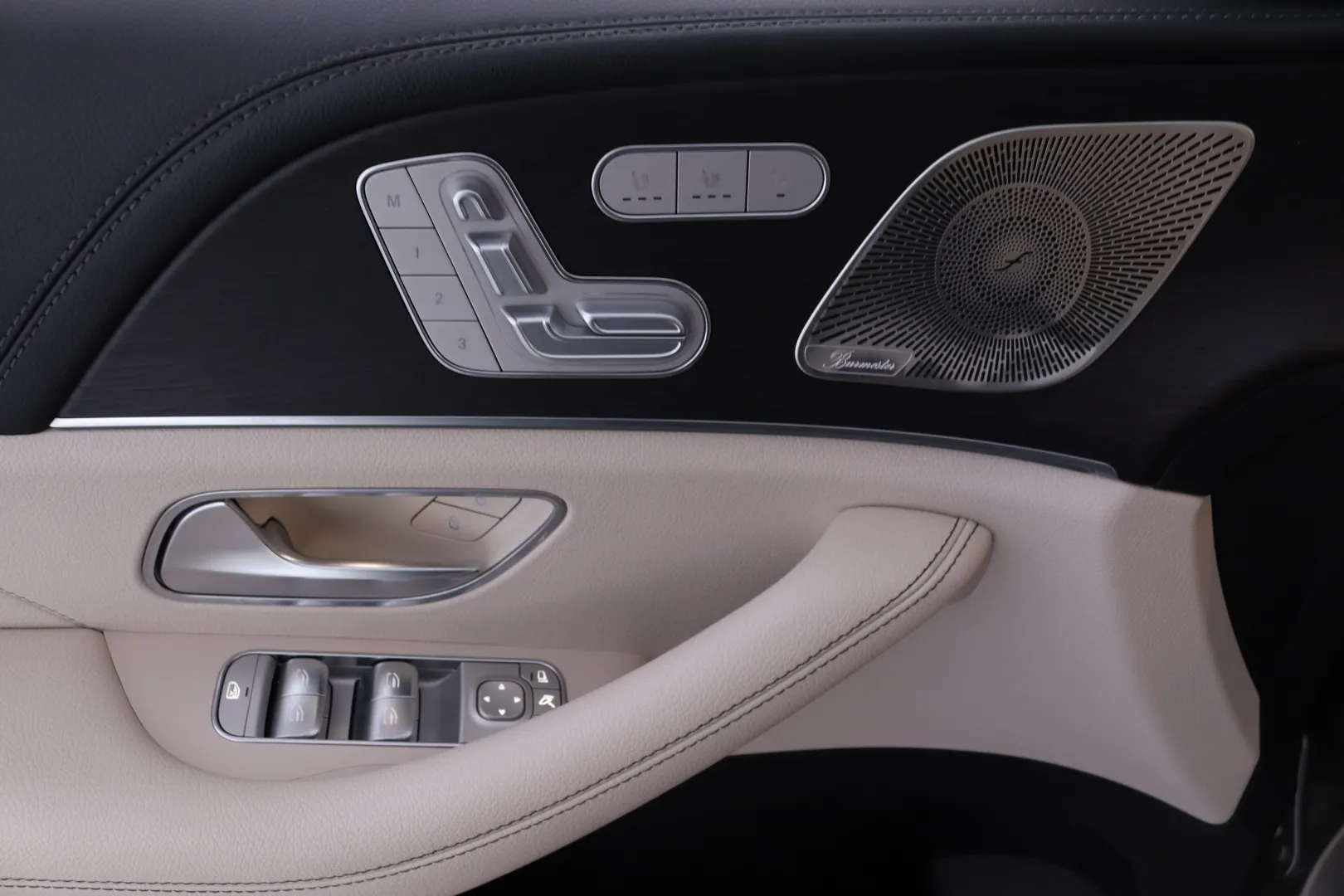 MERCEDES-BENZ GLS MFC Edition SOT-999 carousel image