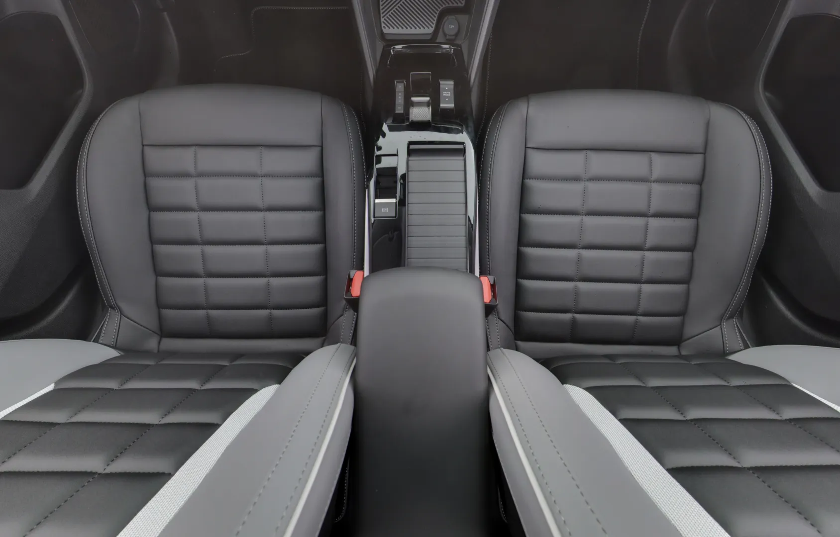 Citroen C4 GRR-756 carousel image