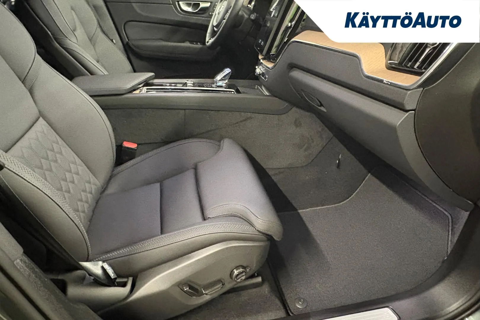 Volvo XC60 GRR-172 carousel image