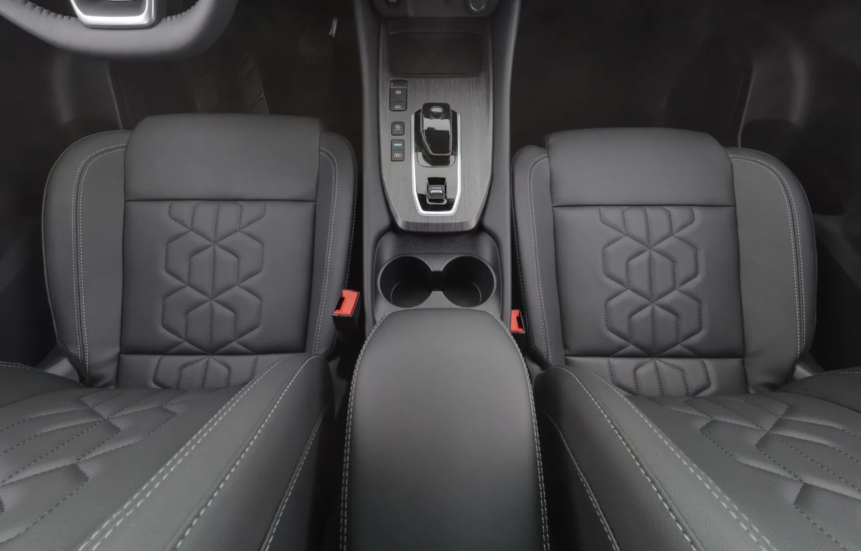 Nissan Qashqai GRN-146 carousel image