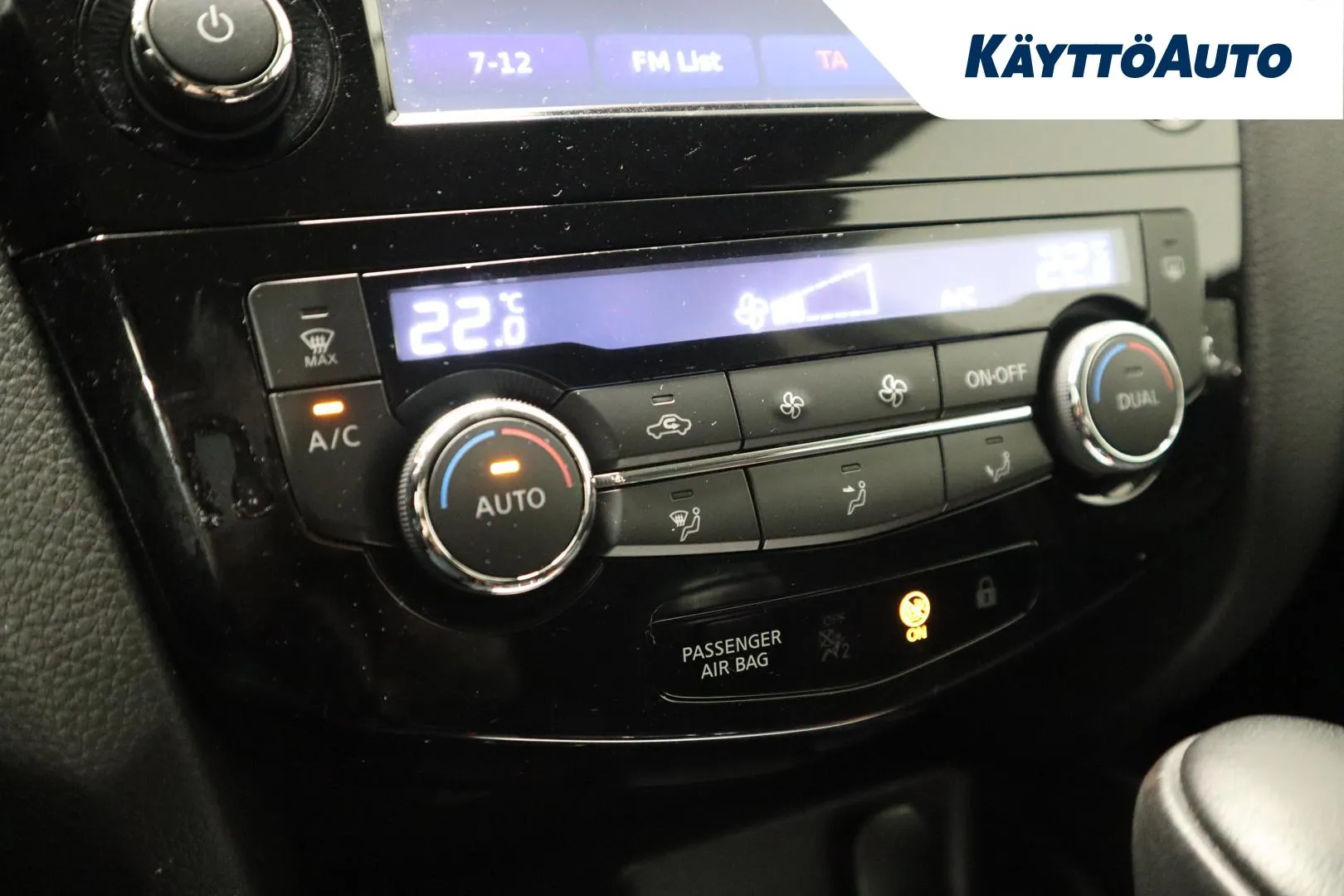 NISSAN Qashqai UZS-212 carousel image