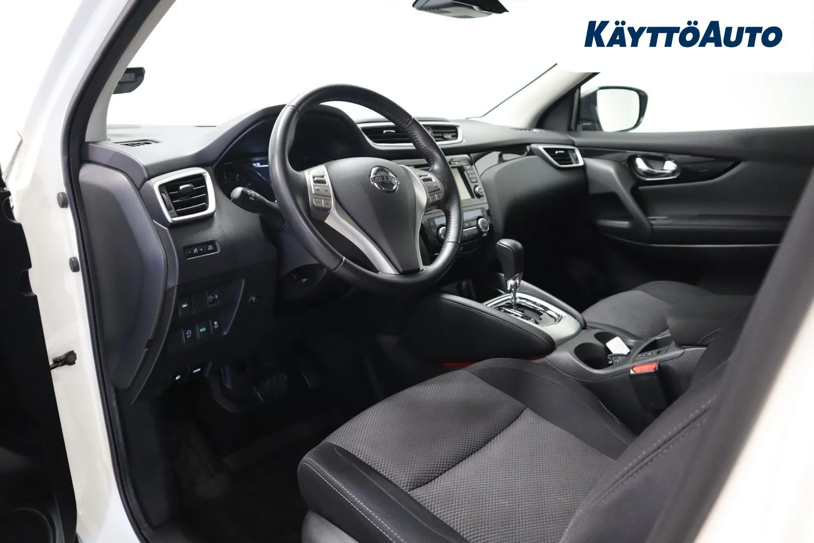 NISSAN Qashqai UZS-212 carousel image