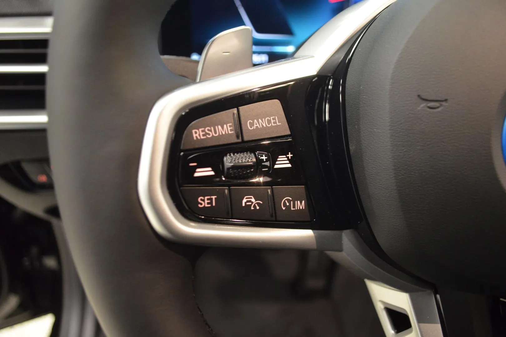 BMW 330 YYG-909 carousel image