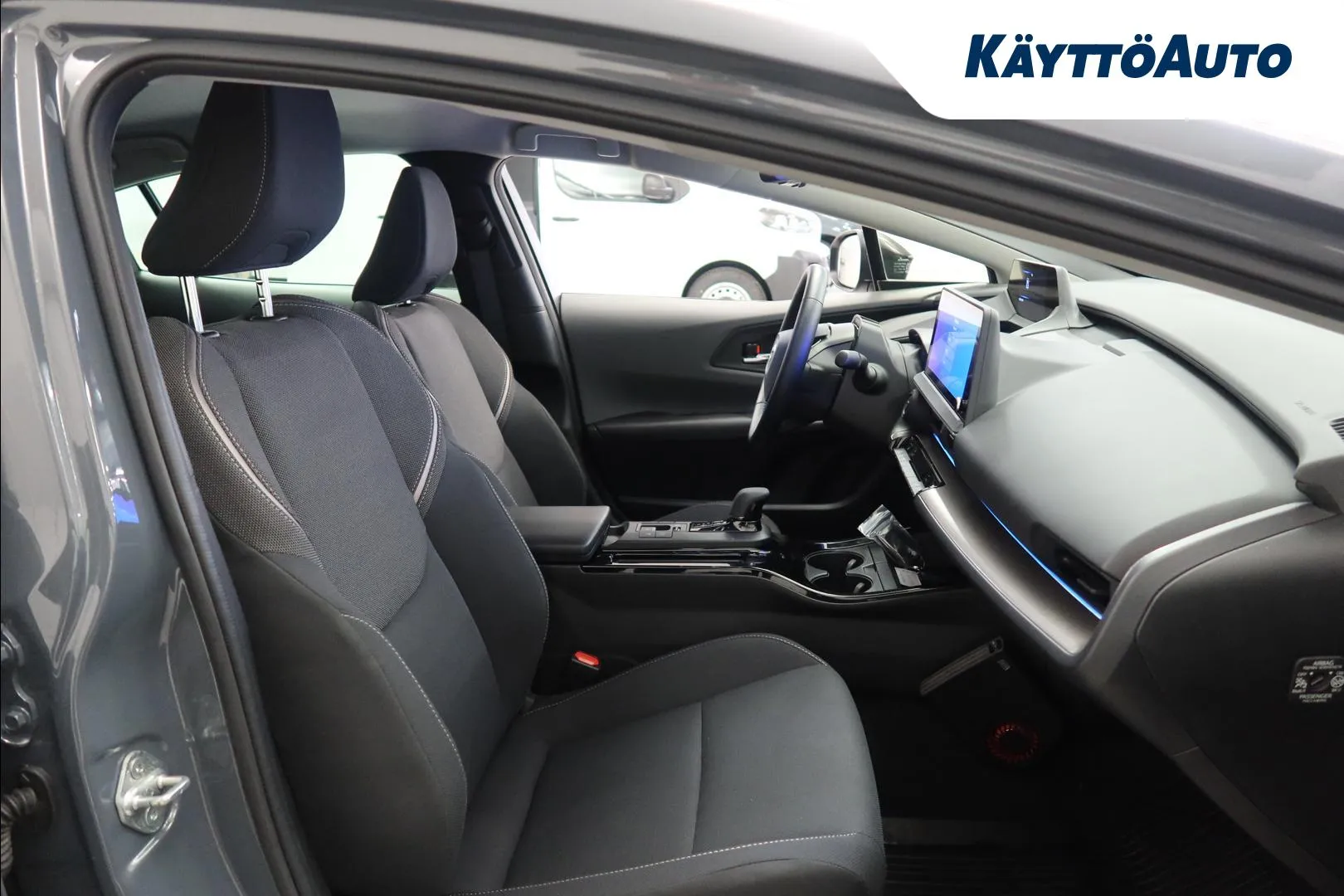 Toyota Prius Plug-in XSM-983 carousel image