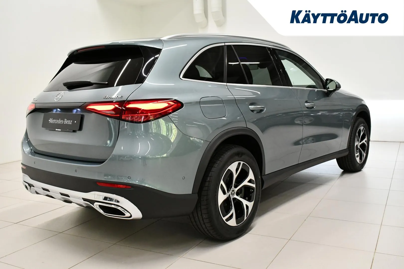 Mercedes-Benz GLC YYG-529 carousel image