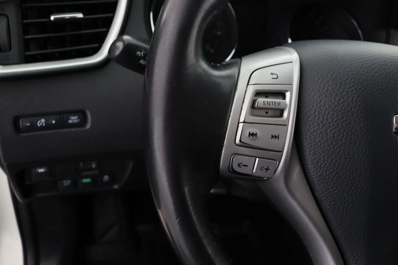 NISSAN Qashqai KOH-517 carousel image